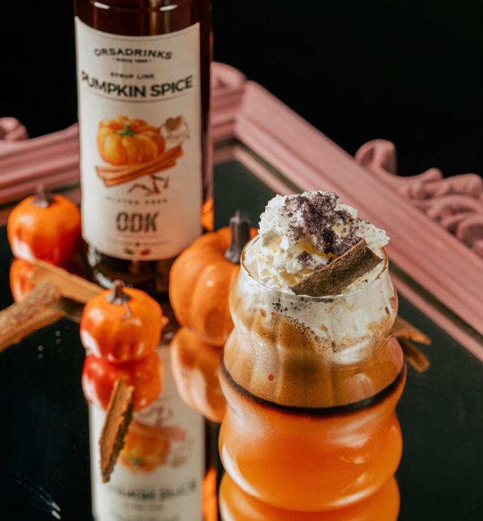 Pumpkin in the Mirror, cóctel de Halloween con sirope Pumpkin Spice ODK